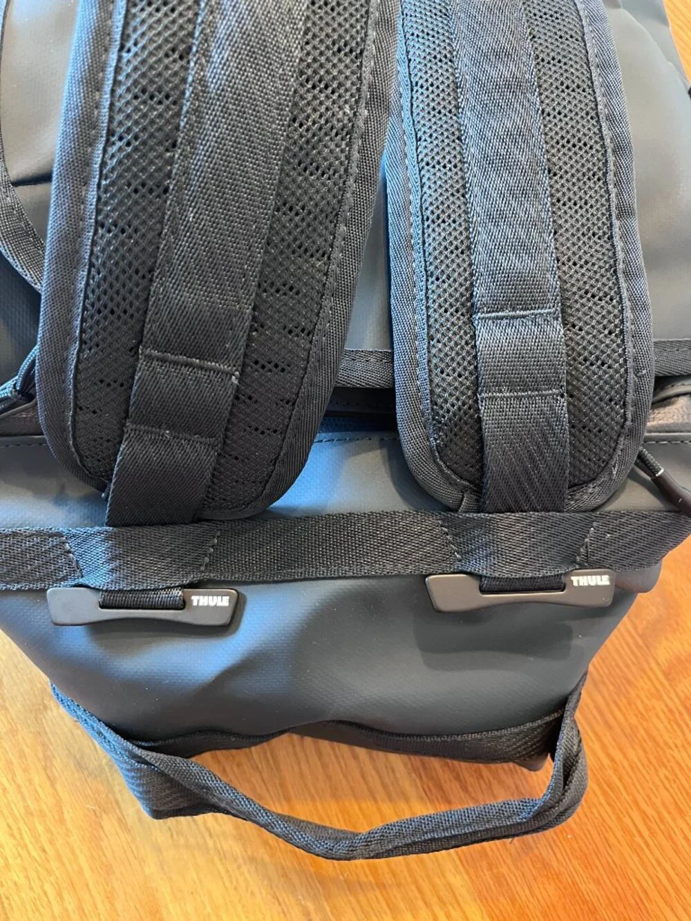 BRAND NEW Thule Chasm 40L Duffel Bag / Backpack / Black